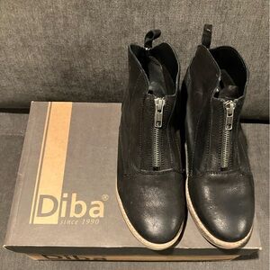 Diba Black Eli Ankle Booties with Zipper size 7